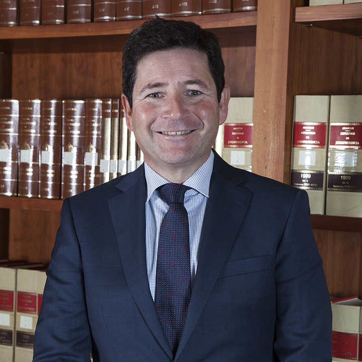 Francisco Javier Sempere Más es abogado especializado en el despacho de abogados en Elche Bufete Sempere Jaén en Elche